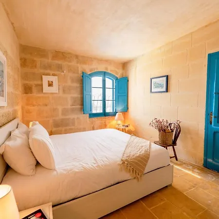 A Stunning Gozo With A Large Pool *